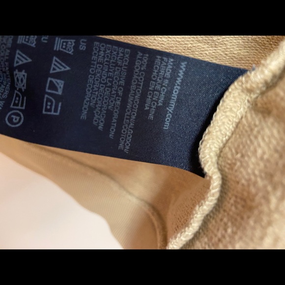 Tommy Hilfiger vest sweater for an 18 month boy. - Picture 2 of 5